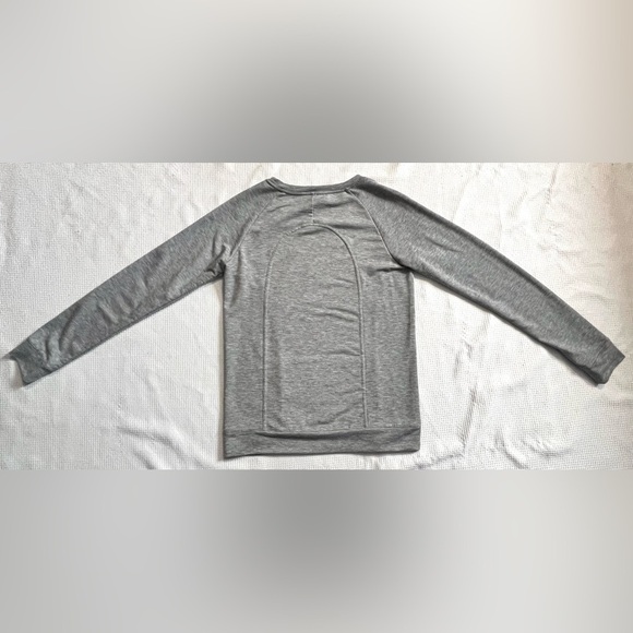 Fabletics Women’s Gray Pullover Long Sleeve Top w Front Pocket Size XS - Picture 10 of 11